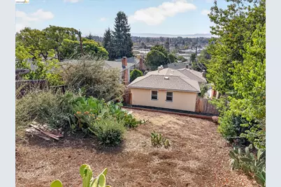 10600 Sheldon St, Oakland, CA 94605 - Photo 11