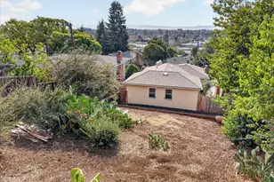 10600 Sheldon St, Oakland, CA 94605 - Photo 11