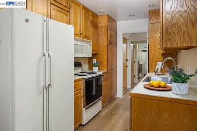 2137 Otis Dr #204, Alameda, CA 94501 - Photo 9
