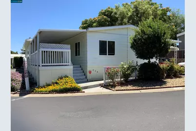 223 Queens Way, Pittsburg, CA 94565 - Photo 1