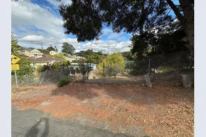 677 Renfrew Road, El Sobrante, CA 94803 - Photo 1