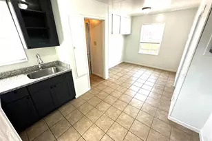 11133 Acalanes Dr, Oakland, CA 94603 - Photo 1