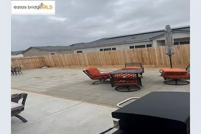 1005 Pioneer Dr, Madera, CA 93636 - Photo 1