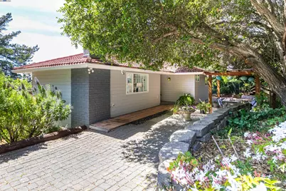 7317 Sunkist Dr, Oakland, CA 94605 - Photo 1