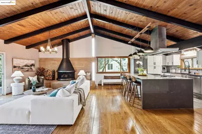 2560 Carisbrook Dr, Oakland, CA 94611 - Photo 1