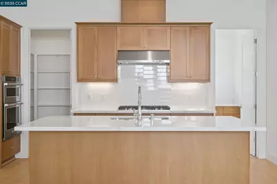 2870 Lakeshore Ave, Tracy, CA 95377 - Photo 1