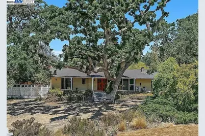 161 Bales Dr, Walnut Creek, CA 94596 - Photo 1