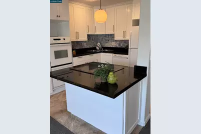 7 Embarcadero #209, Oakland, CA 94607 - Photo 1