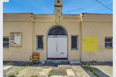 915 37th St, Oakland, CA 94608 - Photo 1