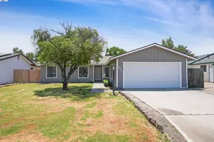 917 Moffat Dr, Hanford, CA 93230 - Photo 1