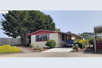 136 Castle Ct, Fortuna, CA 95540 - Photo 1