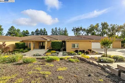 874 Overhill Dr, Hayward, CA 94544 - Photo 1