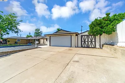6013 Green Glen Way, Sacramento, CA 95842 - Photo 1
