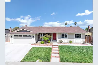 2086 Oakridge Ln, Pittsburg, CA 94565 - Photo 1