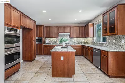 233 Hearthstone Cir, Oakley, CA 94561 - Photo 1