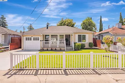 820 9th Ave, Redwood City, CA 94063 - Photo 1