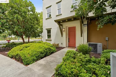 422 Mitchell Ave, Alameda, CA 94501 - Photo 1