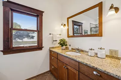 1335 Grove St, Alameda, CA 94501 - Photo 39