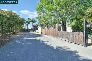 25 Megan Ct, Oakley, CA 94561 - Photo 1