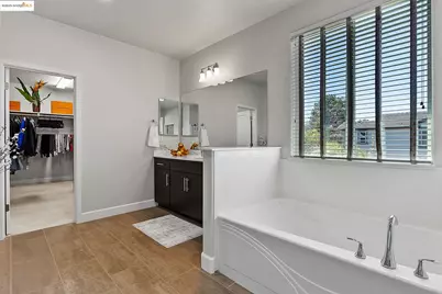 566 Mandevilla Dr, Brentwood, CA 94513 - Photo 37