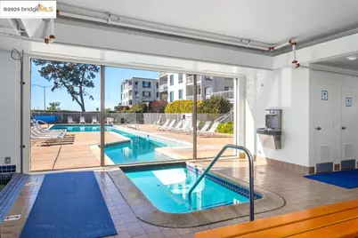 4 Commodore Dr #D229, Emeryville, CA 94608 - Photo 23
