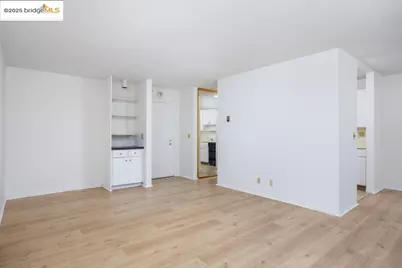 4 Commodore Dr #D229, Emeryville, CA 94608 - Photo 5