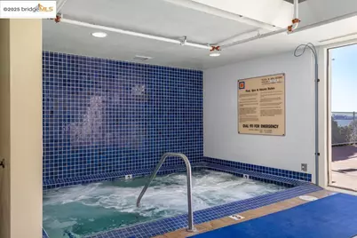 4 Commodore Dr #D229, Emeryville, CA 94608 - Photo 19