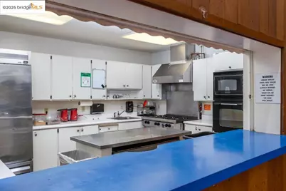 4 Commodore Dr #D229, Emeryville, CA 94608 - Photo 27