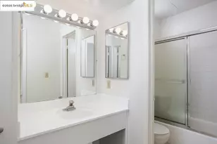 4 Commodore Dr, Emeryville, CA 94608 - Photo 9