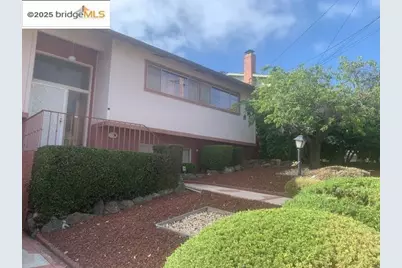 25 Woodcliff Ct, Oakland, CA 94605 - Photo 1