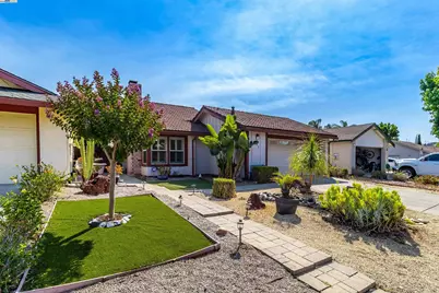943 Coral Ridge Cir, Rodeo, CA 94572 - Photo 1