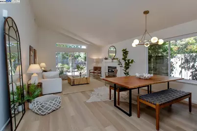 21 Ulster Pl, Alameda, CA 94502 - Photo 1