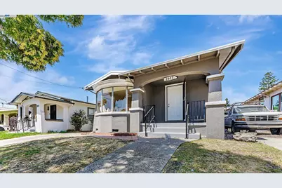 2827 Bartlett St, Oakland, CA 94602 - Photo 1