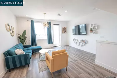 9877 Macarthur Blvd #E, Oakland, CA 94605 - Photo 1