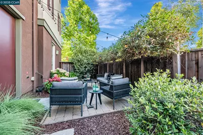 467 Mitchell Ave, Alameda, CA 94501 - Photo 1