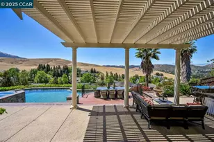 460 Silver Hollow Dr, Walnut Creek, CA 94598 - Photo 1