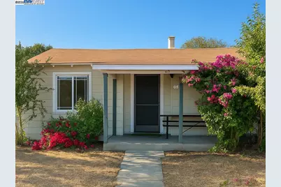 65 Burbank Ave, San Martin, CA 95046 - Photo 1