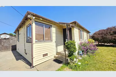 9721 Coral Rd, Oakland, CA 94603 - Photo 1