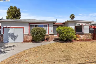 9900 Maddux Dr, Oakland, CA 94603 - Photo 1