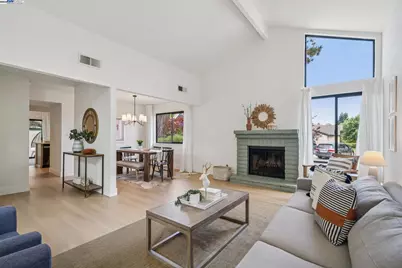 101 Carob Ln, Alameda, CA 94502 - Photo 1