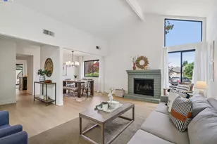 101 Carob Ln, Alameda, CA 94502 - Photo 1