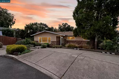 594 Summit Dr, Pinole, CA 94564 - Photo 1