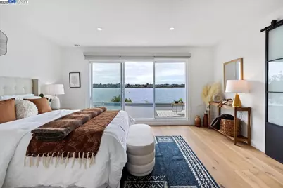 3012 Bayview Dr, Alameda, CA 94501 - Photo 1
