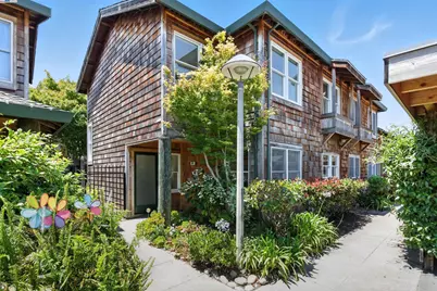 560 Centre Ct, Alameda, CA 94502 - Photo 1