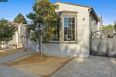 1029 Pomona Ave, Albany, CA 94706 - Photo 1