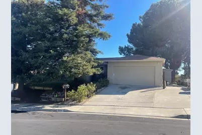 2211 Mount Whitney Dr, Pittsburg, CA 94565 - Photo 1