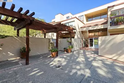 25912 Hayward Blvd #Unit 204, Hayward, CA 94542 - Photo 1