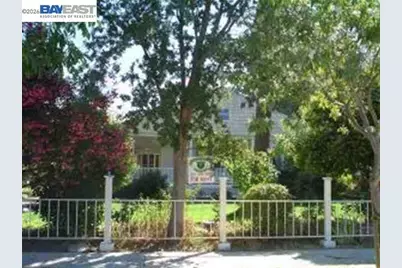 627 Rose Avenue #4, Pleasanton, CA 94566 - Photo 1
