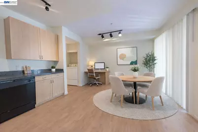 1121 40th St #3202, Emeryville, CA 94608 - Photo 1