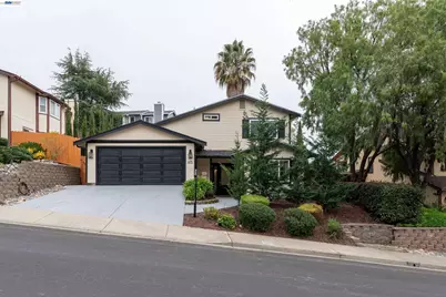 675 Alquire Pkwy, Hayward, CA 94544 - Photo 1